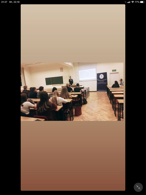 Studenci Uniwersytetu Rzeszowskiego podczas wykładu Kancelarii Adwokackiej w Rzeszowie adwokata Jakuba Urbana na temat umowy leasingu