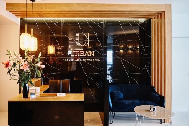 Nowoczesne biuro kancelarii prawnej – wsparcie administracyjne dla prawników współpracujących w modelu B2B. 